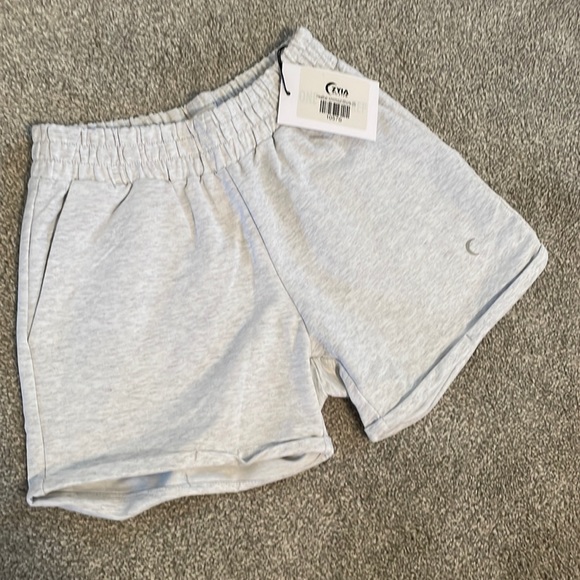 ZYIA Pants - BNWT ZYIA Heather Knockout Shorts size small